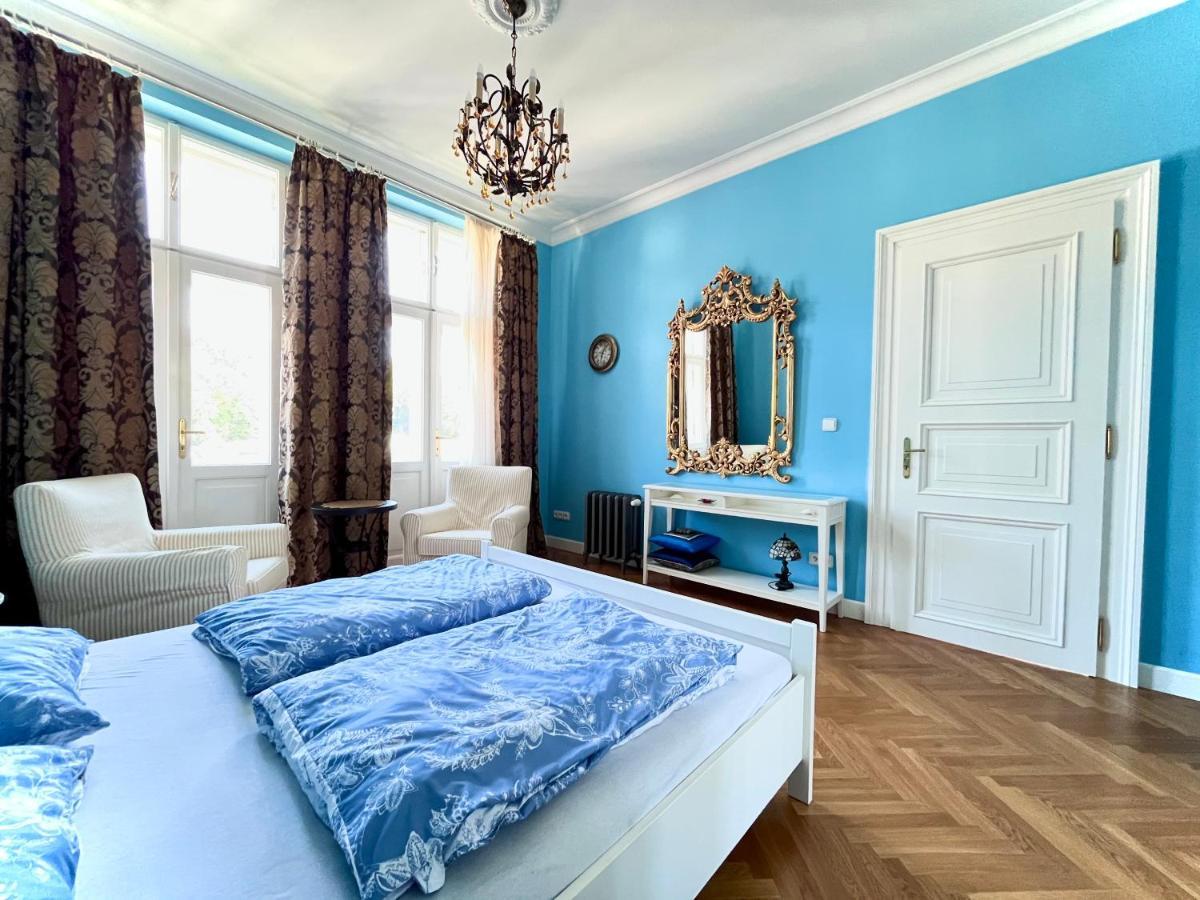 Bohemian City - Amazing View, Garage Karlovy Vary Esterno foto